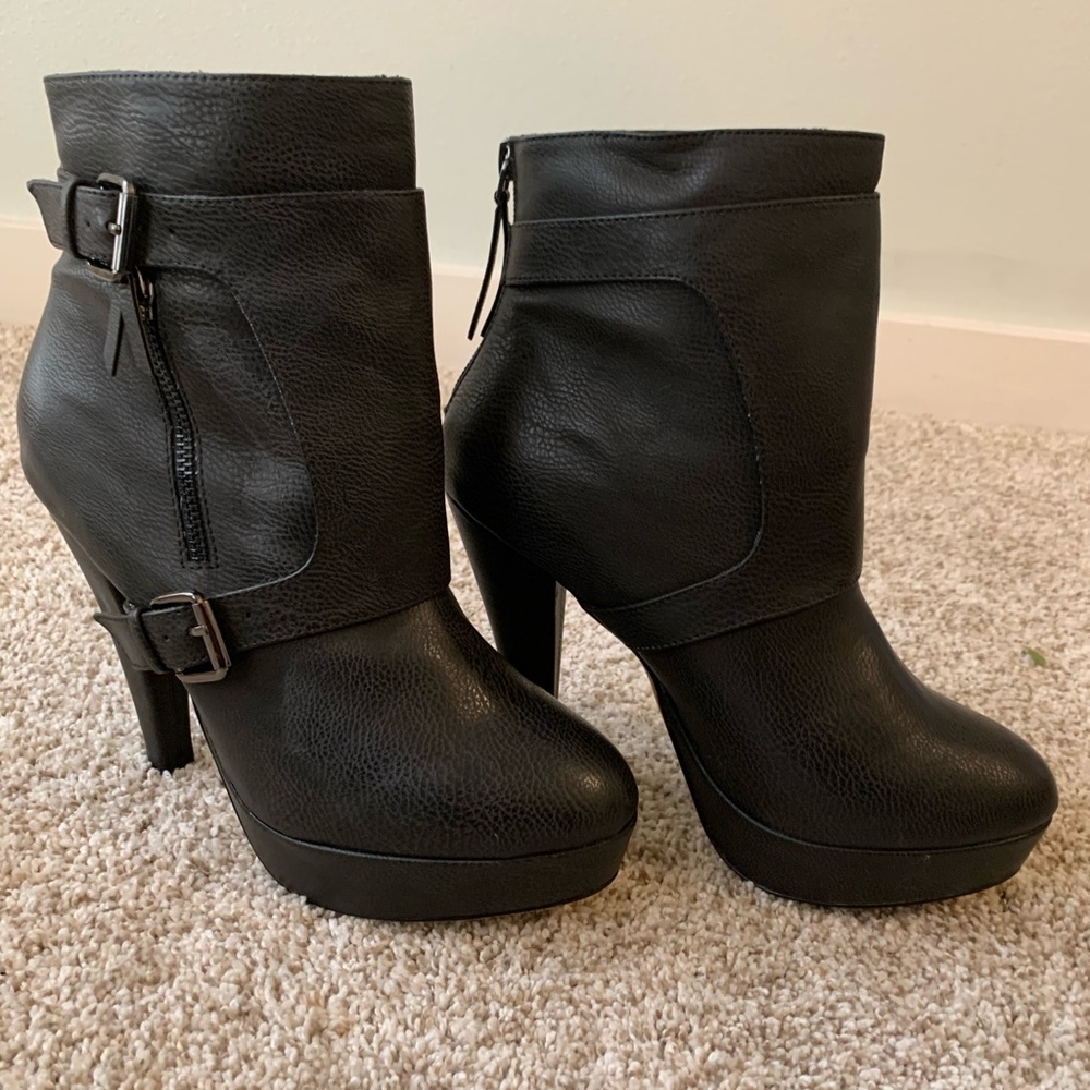 NIB - Charles David Birgit Booties - Picture 6 of 9